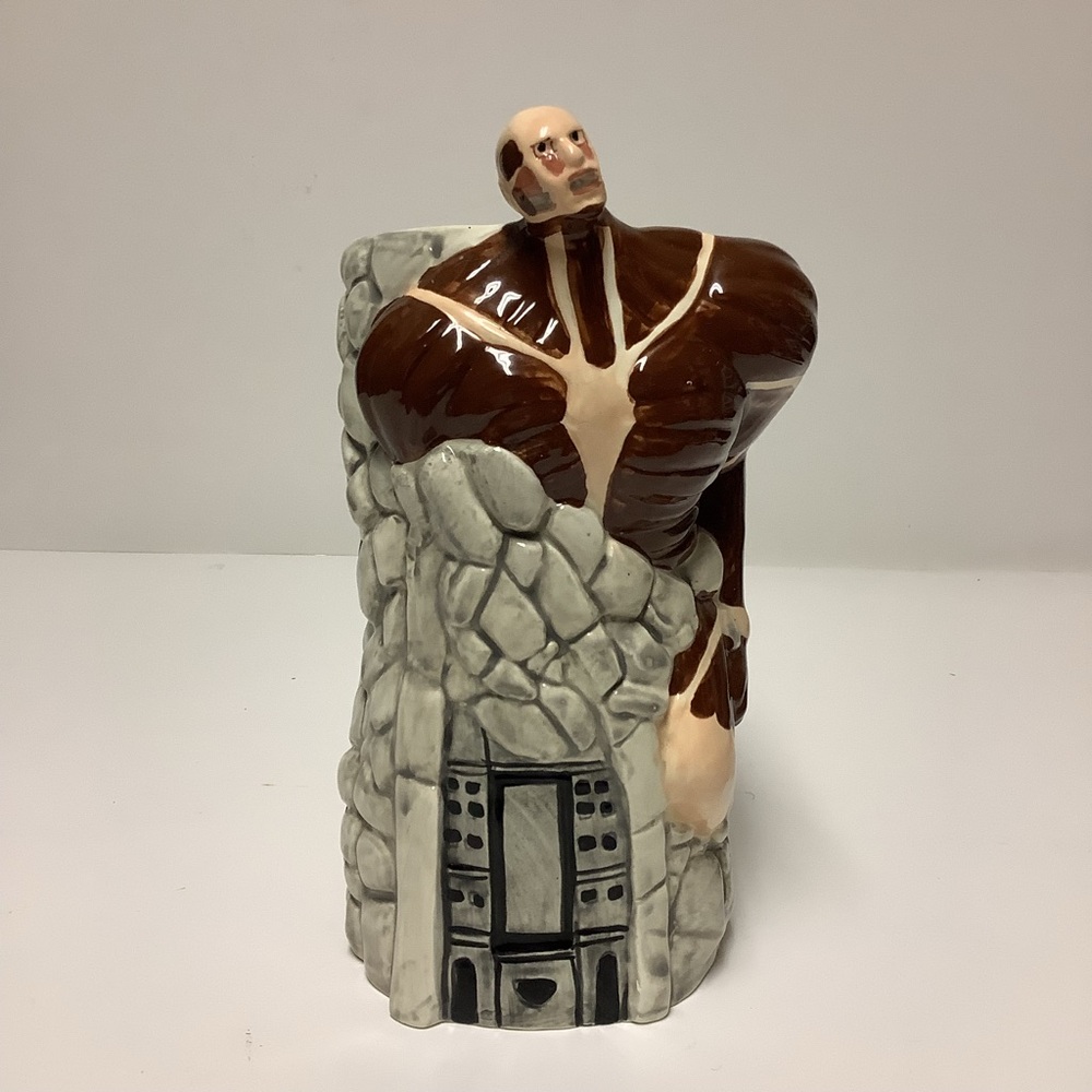 Attack On Titan Colossal Titan 28 Oz Ceramic Stein Tankard Mug